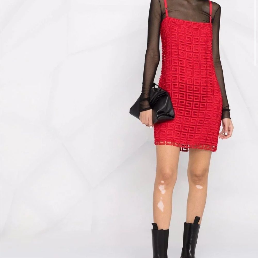 🚨SOLD🚨

Givenchy Red Dress - NWT